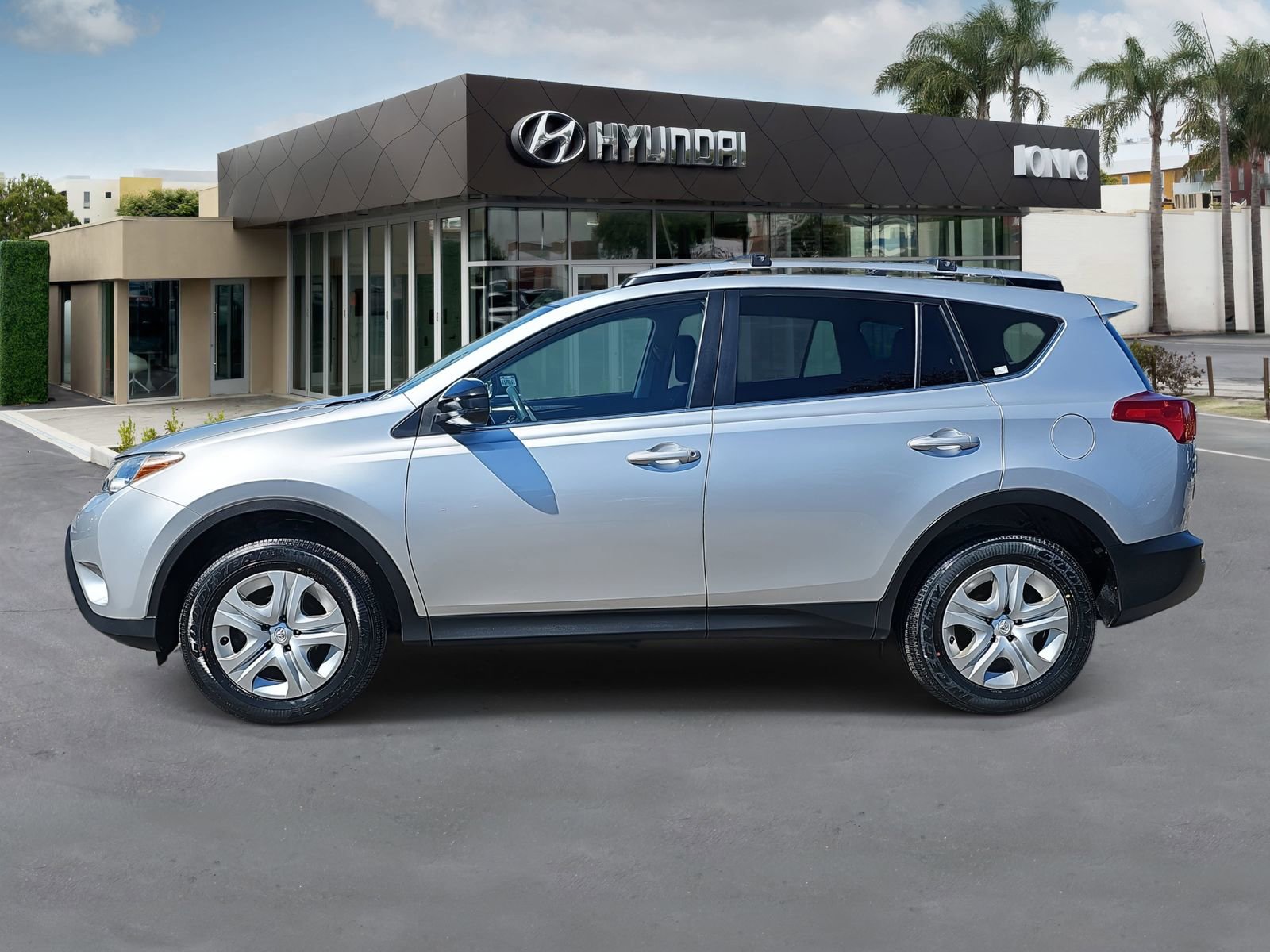 Used 2015 Toyota RAV4 LE image 6