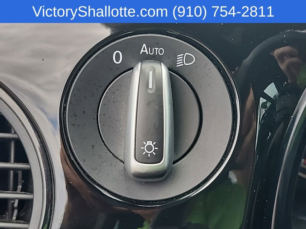 Used 2017 Volkswagen Beetle 1.8T FWD image 12
