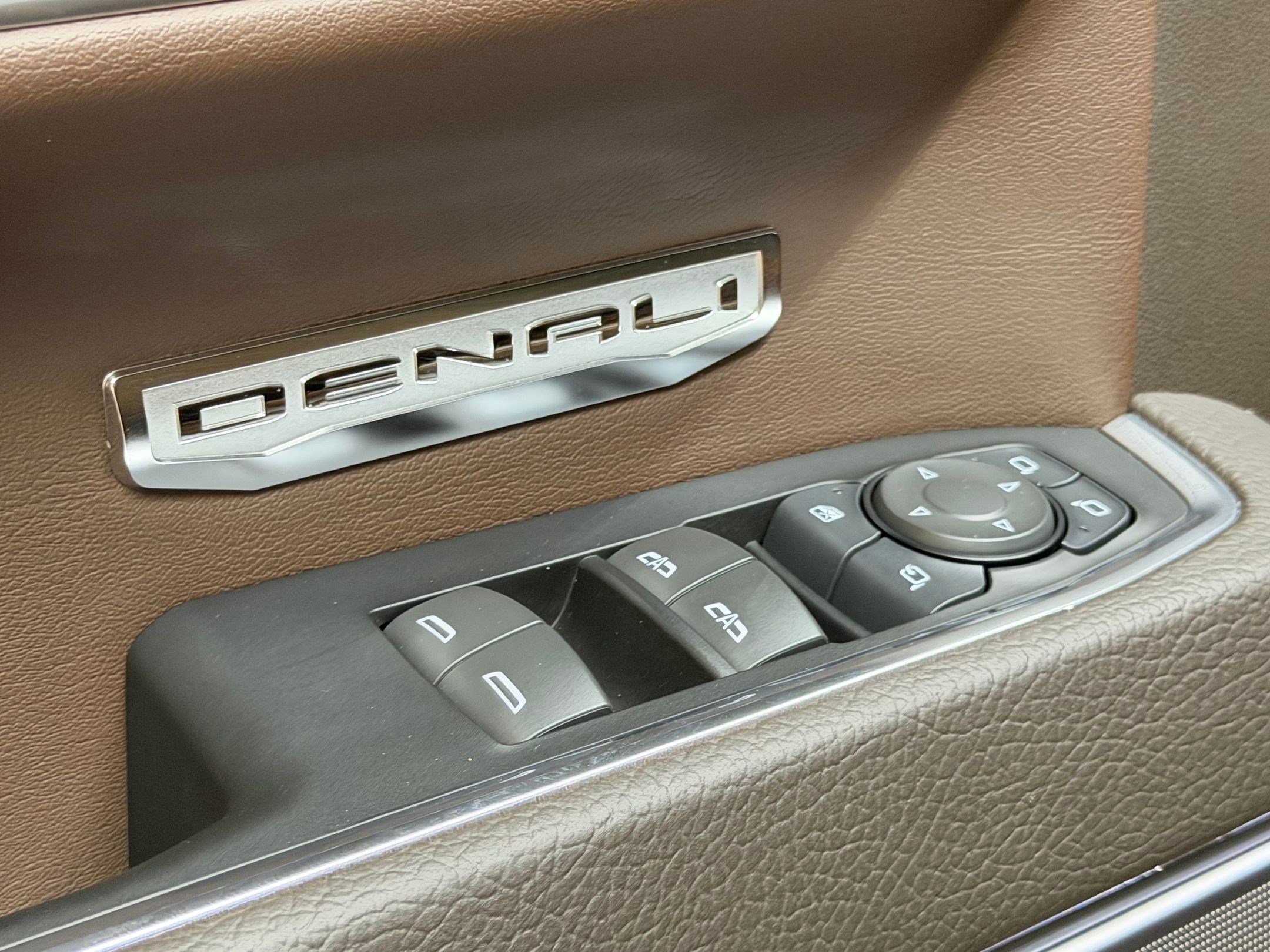 Used 2025 GMC Sierra 1500 Denali AWD/4WD image 25
