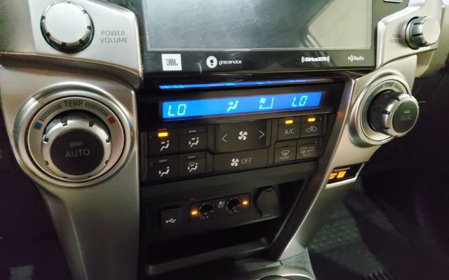 Used 2023 Toyota 4Runner Limited AWD/4WD image 23