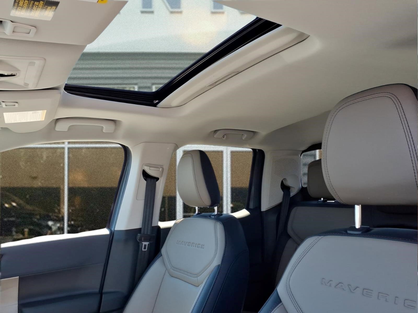 Used 2025 Ford Maverick Lariat w/ 4K Tow Package image 17