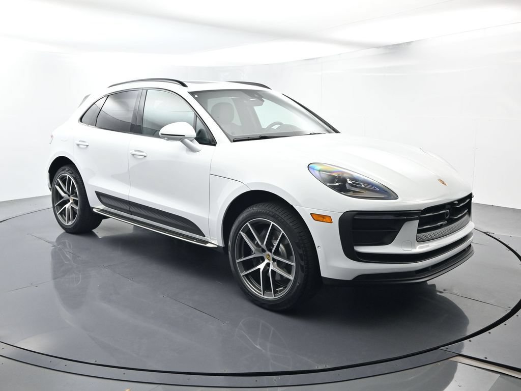 Certified 2025 Porsche Macan Turbo AWD/4WD image 17
