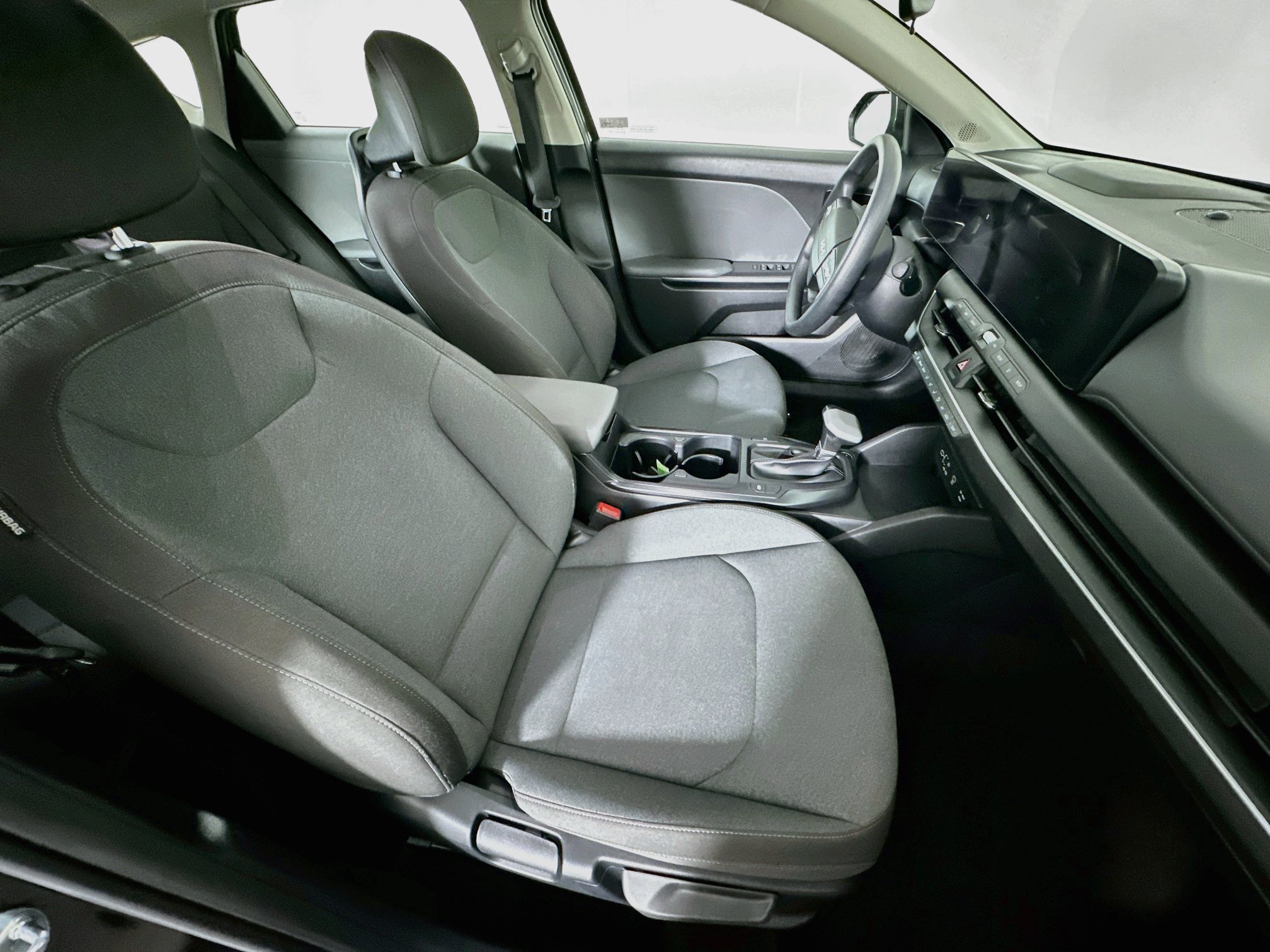 Used 2025 Kia K4 FWD image 31
