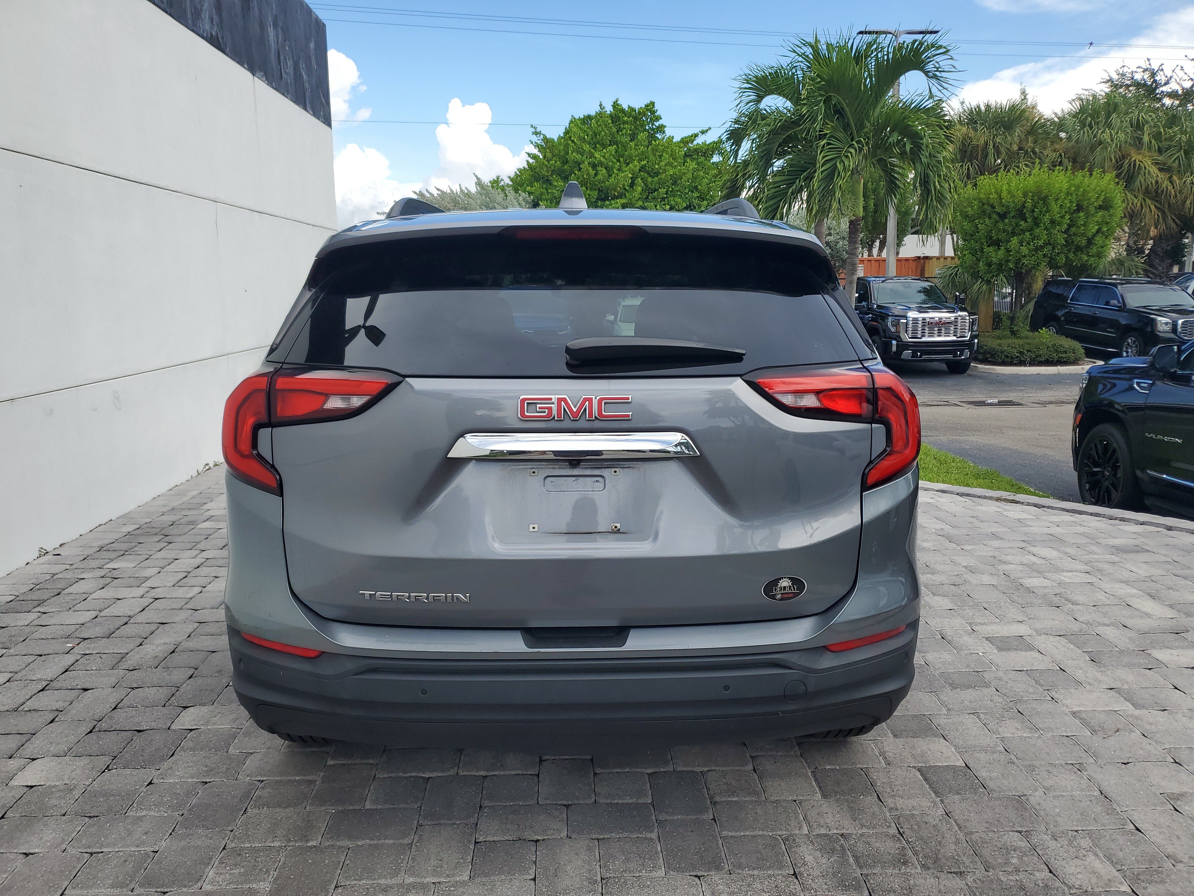 Used 2020 GMC Terrain SLE w/ Driver Convenience Package FWD image 5