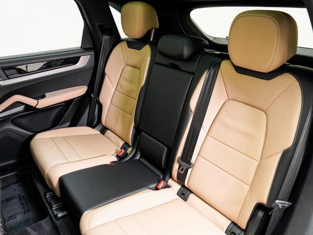 Certified 2025 Porsche Cayenne image 25