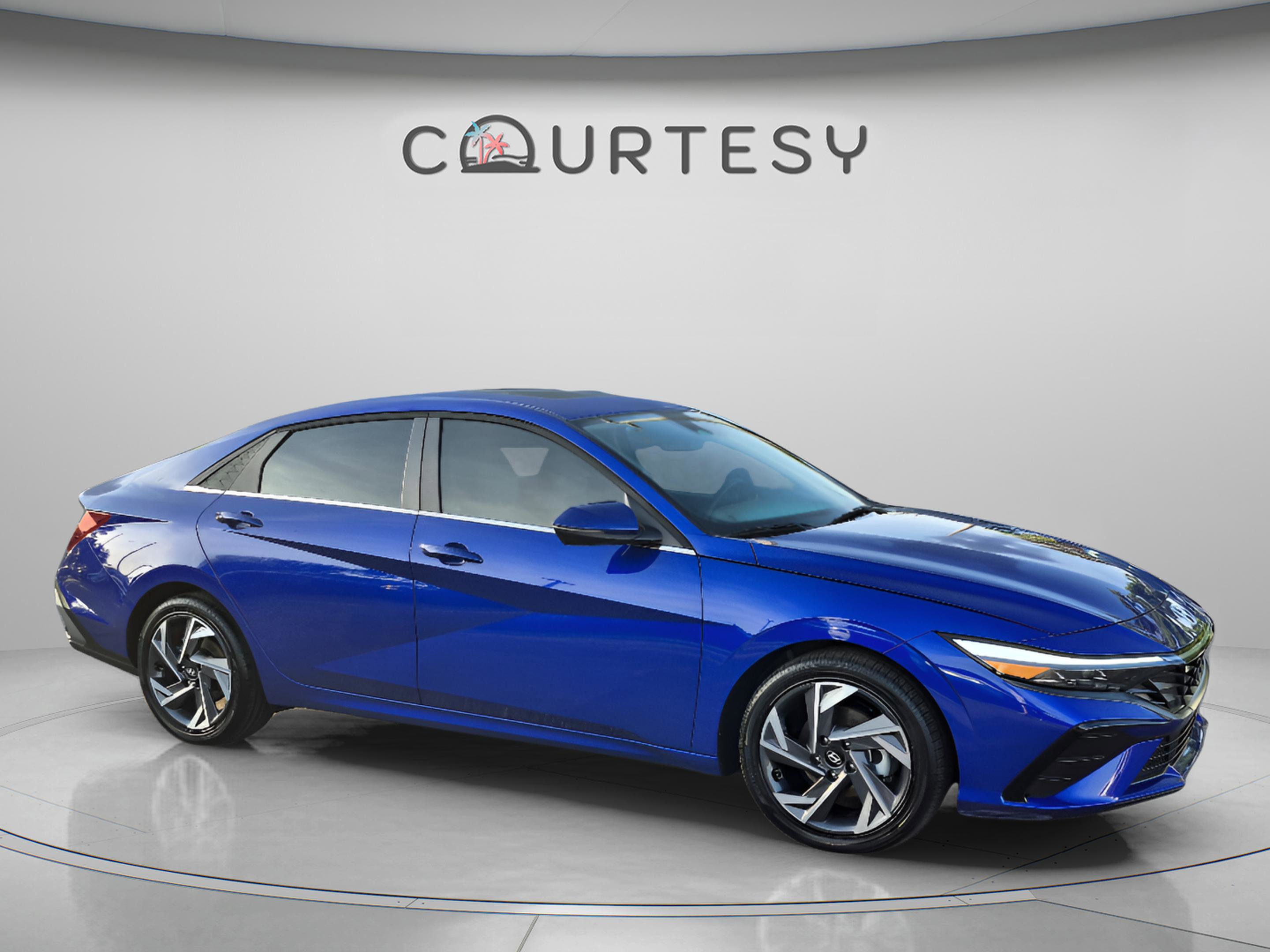 Used 2025 Hyundai Elantra Limited FWD image 8