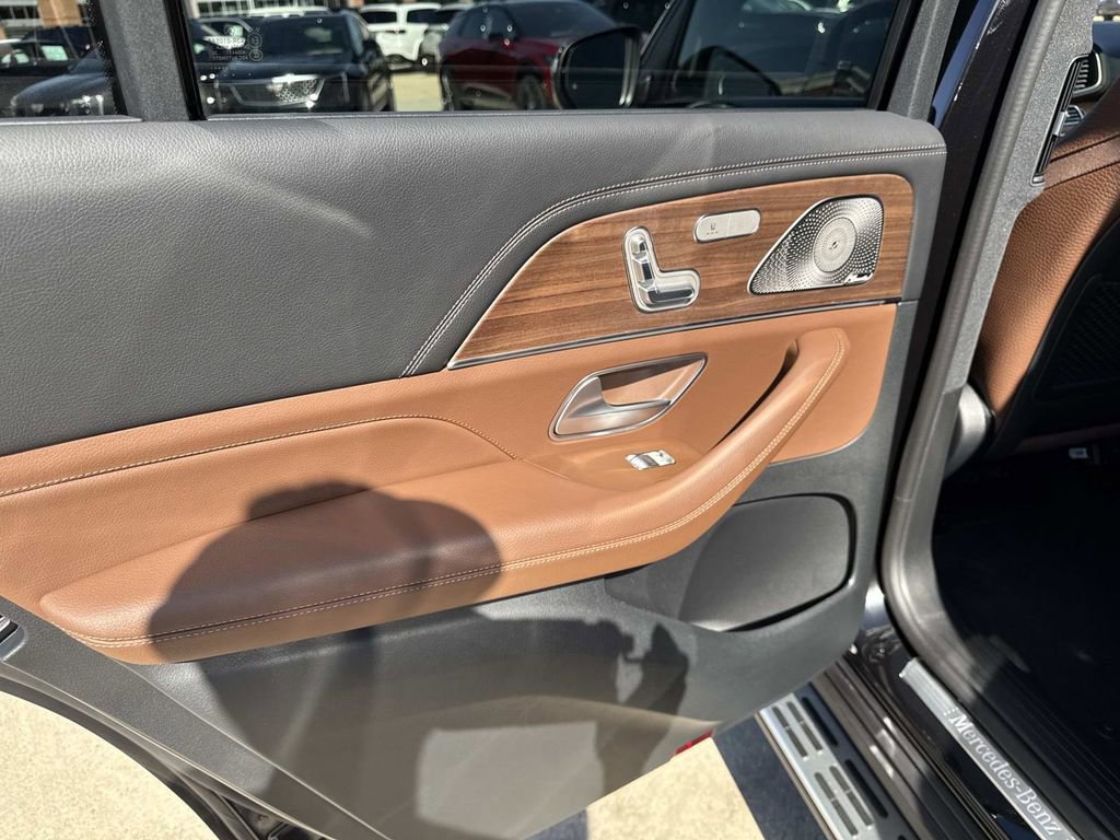 New 2026 Mercedes-Benz GLS 580 4MATIC image 13