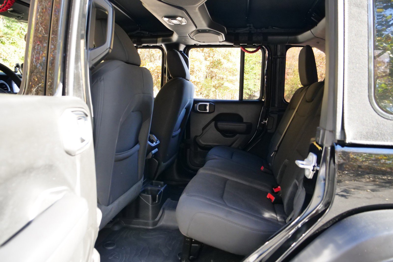 Used 2022 Jeep Wrangler Unlimited Sport image 25