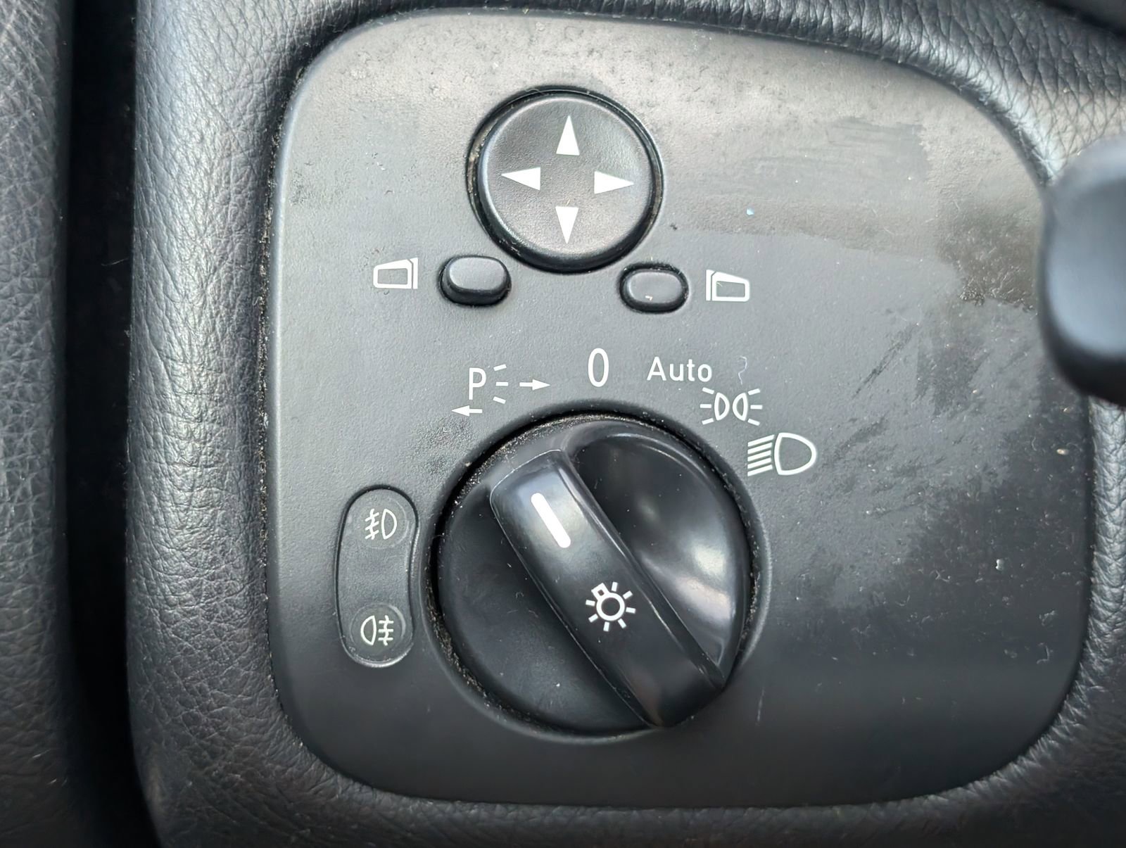 Used 2005 Mercedes-Benz C 230 Sedan image 9