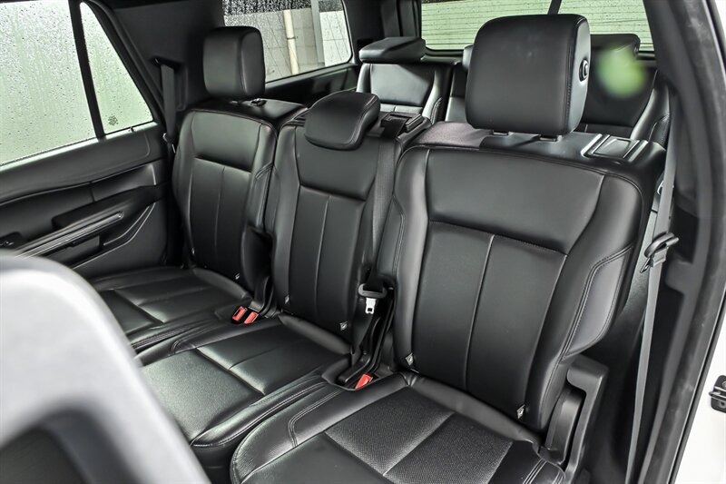 Used 2019 Ford Expedition XLT w/ Equipment Group 201A AWD/4WD image 16