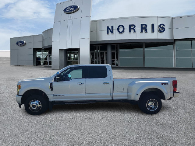 Used 2017 Ford F350 Platinum w/ Platinum Ultimate Package AWD/4WD image 3