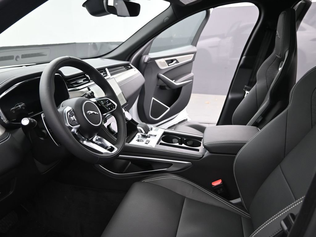New 2026 Jaguar F-PACE R-Dynamic S image 22