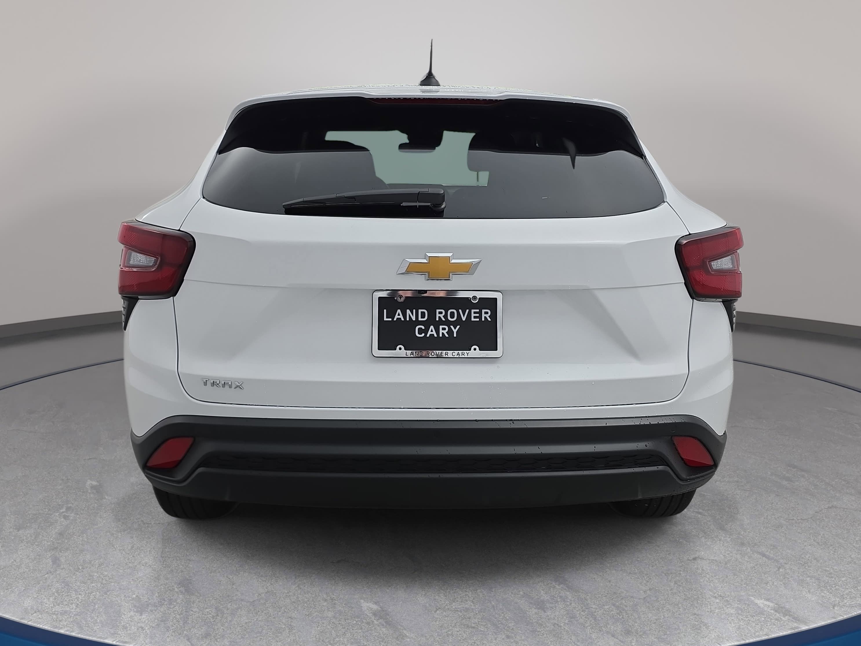 Used 2026 Chevrolet Trax LS w/ LS Convenience Package FWD image 6