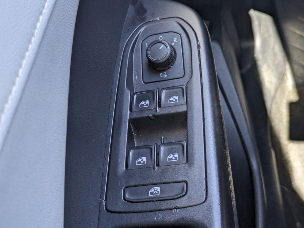 Used 2024 Volkswagen Taos SE FWD image 23