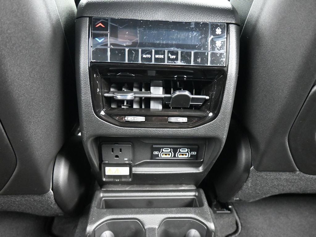 New 2025 Jeep Grand Cherokee L Altitude image 13