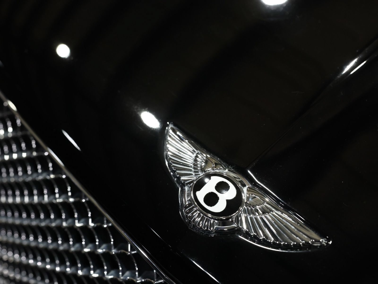 Used 2021 Bentley Bentayga w/ First Edition Specification AWD/4WD image 20