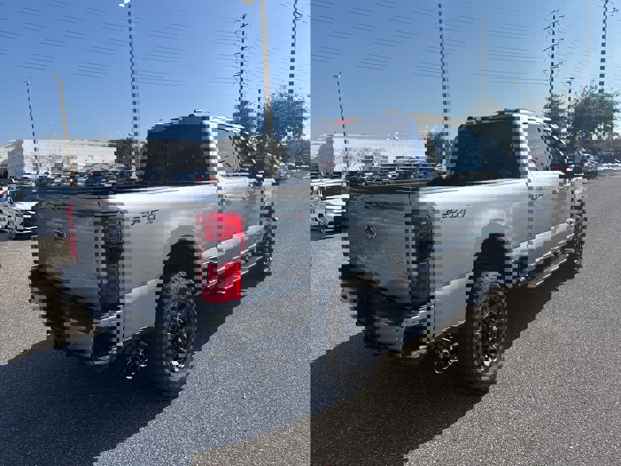 Used 2024 Ford F250 Lariat w/ Lariat Ultimate Package image 4