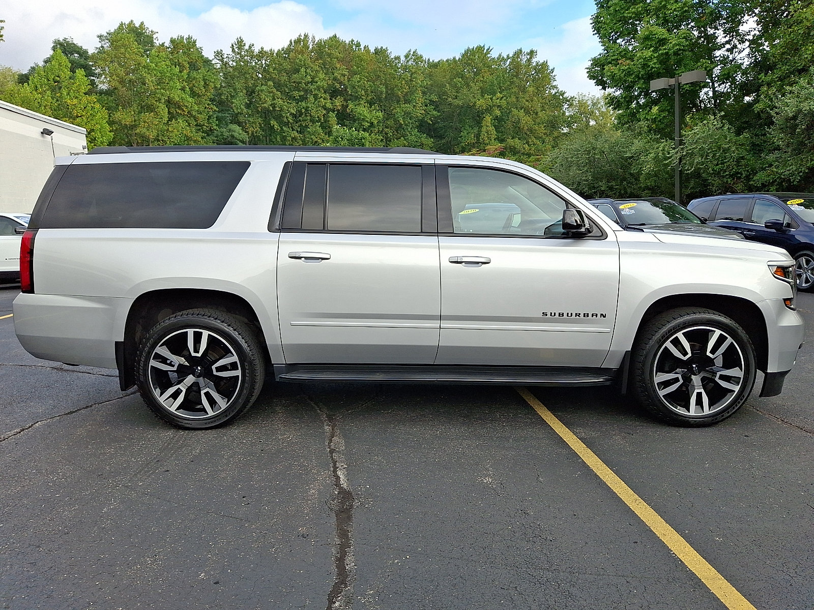 Used 2020 Chevrolet Suburban Premier AWD/4WD image 7