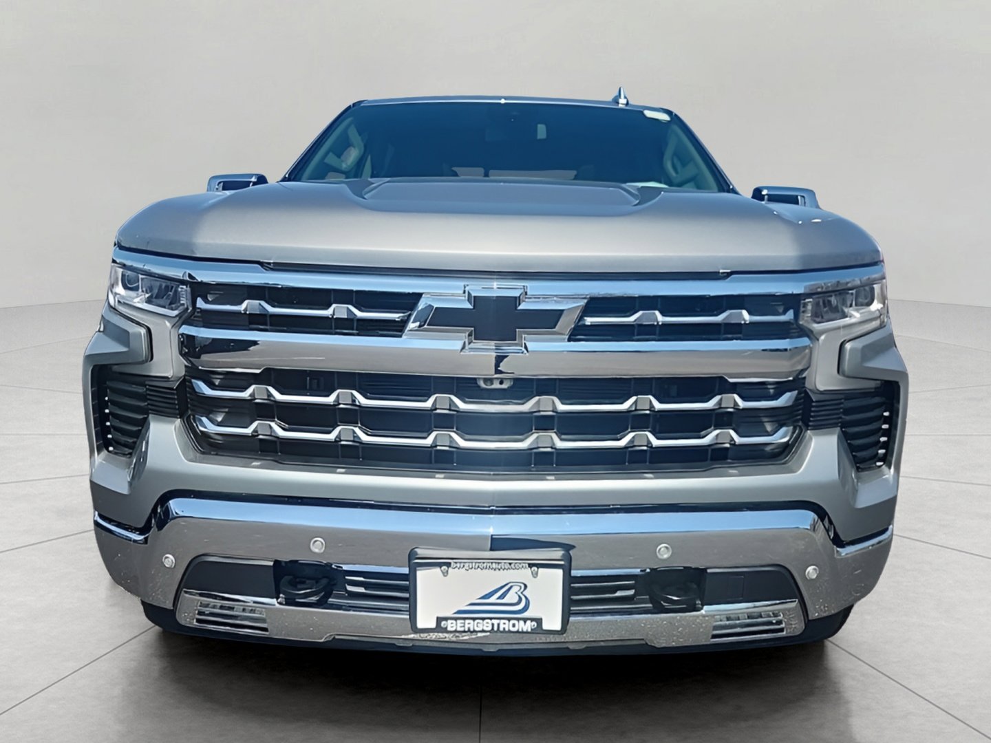 Used 2024 Chevrolet Silverado 1500 LTZ AWD/4WD image 4