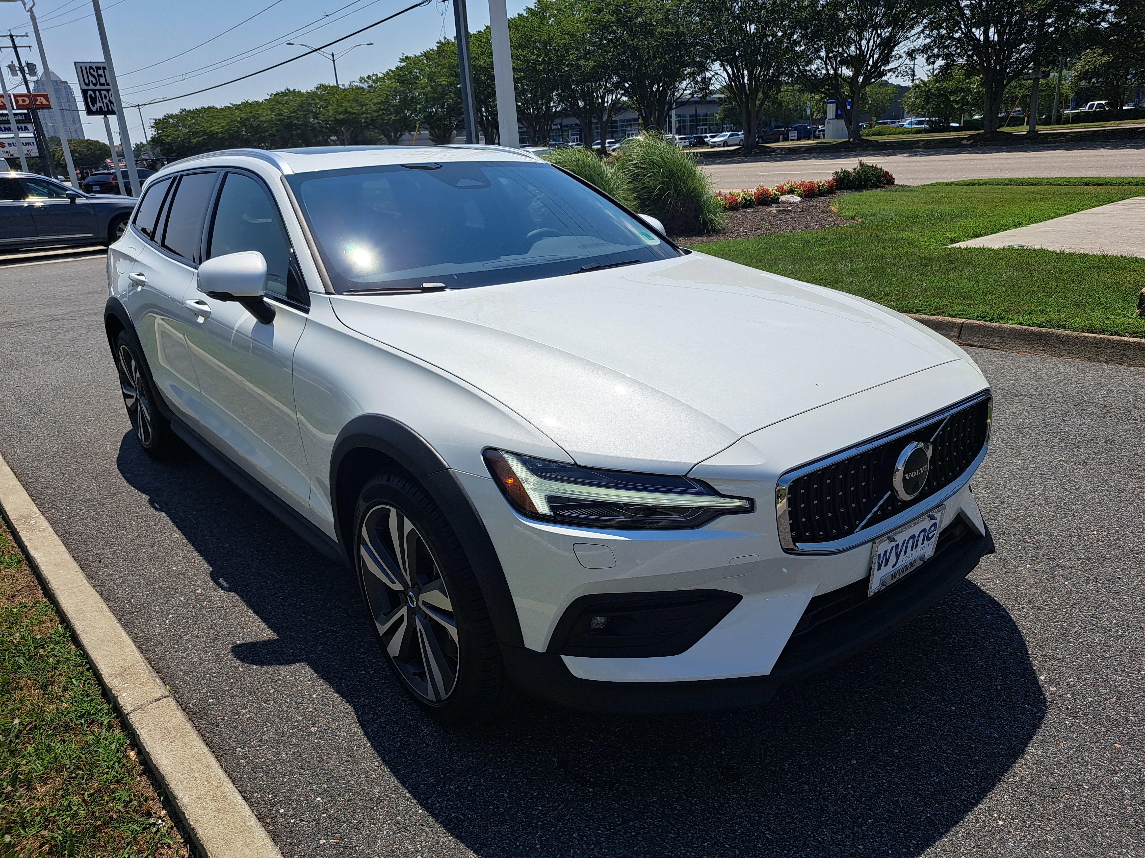 New 2026 Volvo V60 B5 Cross Country Plus w/ Protection Package Premier image 2