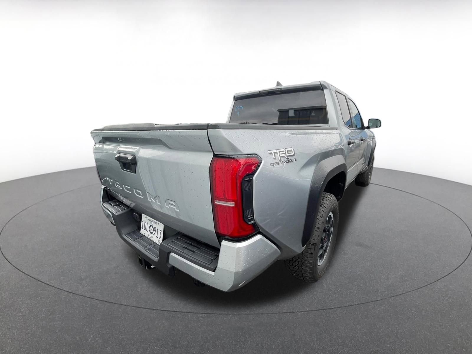 Used 2024 Toyota Tacoma TRD Off-Road image 5