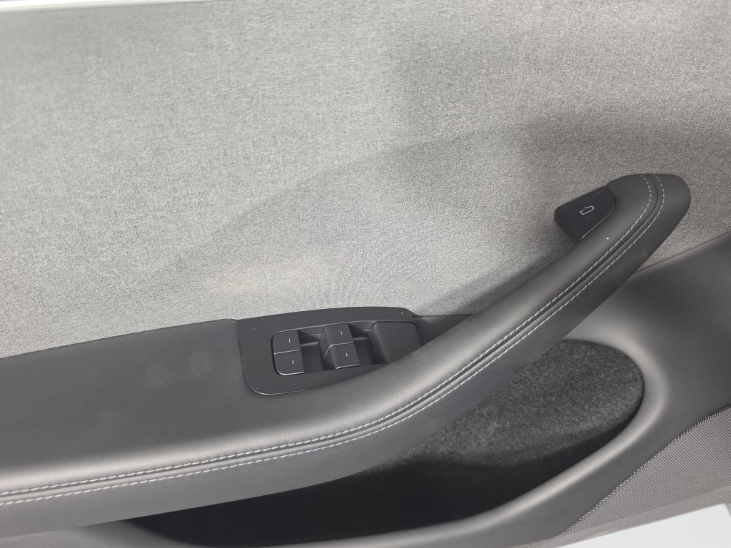 Used 2025 Tesla Model 3 Long Range RWD image 19