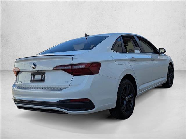 Used 2024 Volkswagen Jetta SE w/ Black Wheel Package image 5