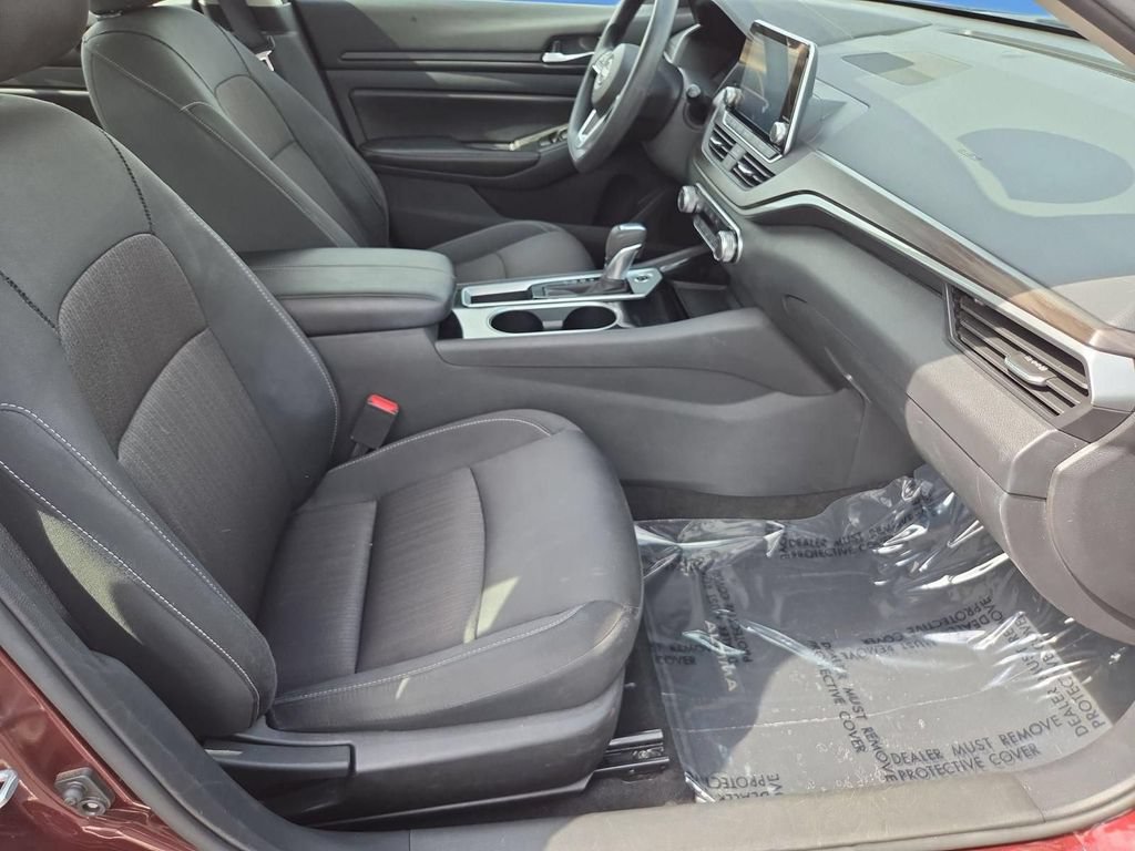Used 2024 Nissan Altima 2.5 SV FWD image 30