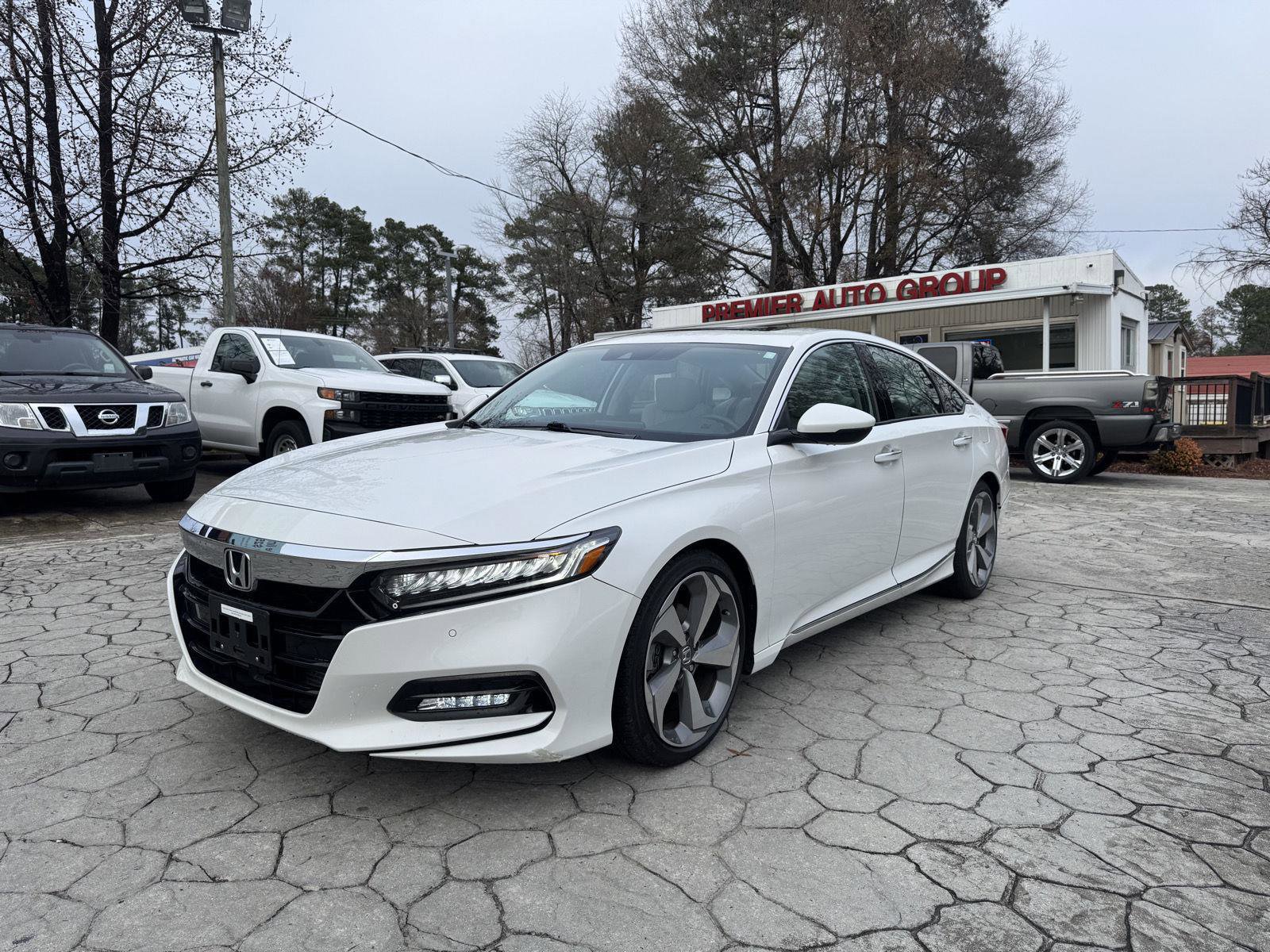 Used 2018 Honda Accord Touring image 1