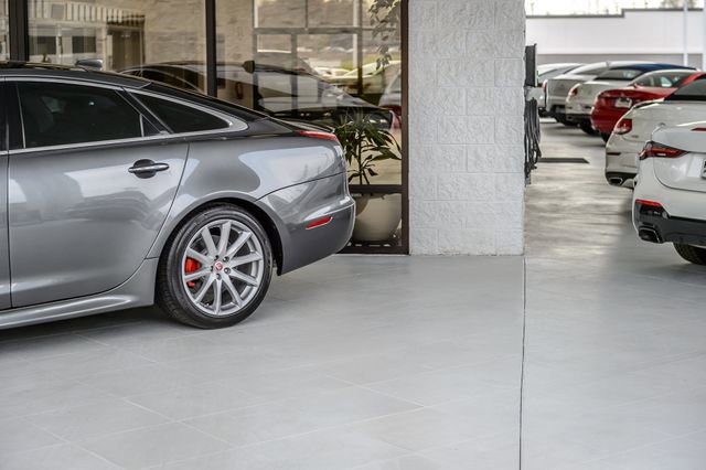 Used 2018 Jaguar XJ R-Sport RWD image 57