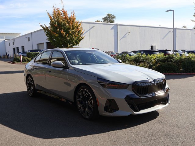 Certified 2024 BMW i5 eDrive40i w/ M Sport Package RWD image 4