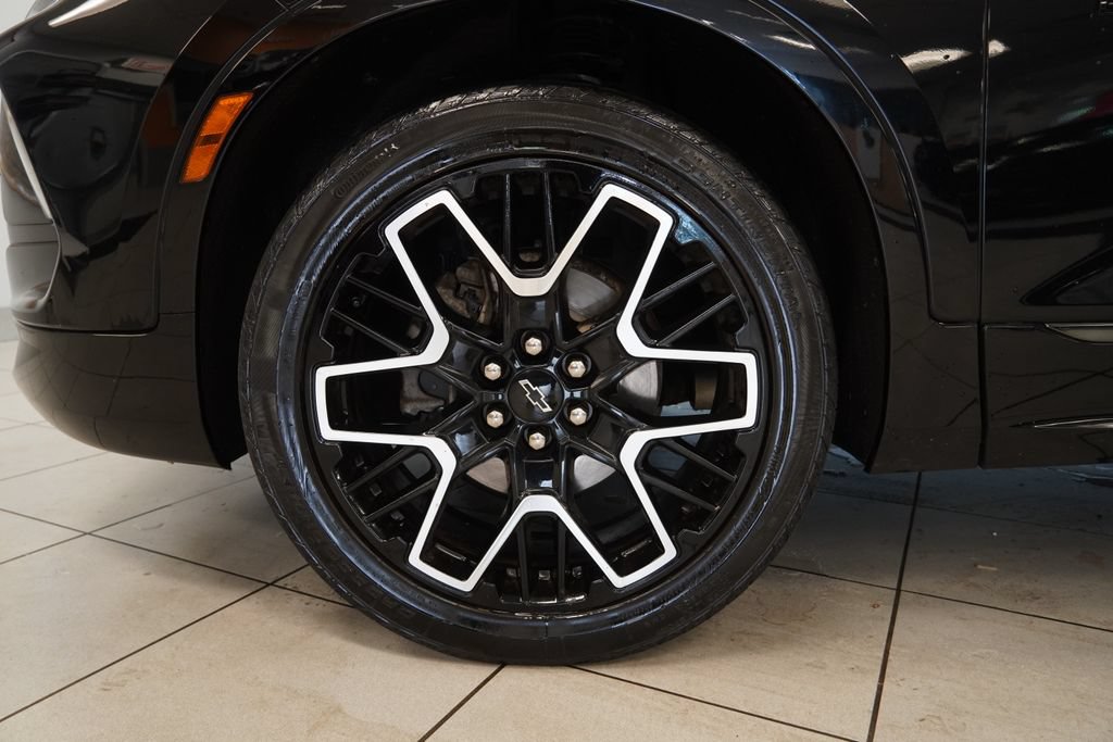 Used 2023 Chevrolet Blazer RS w/ Enhanced Convenience Package AWD/4WD image 17