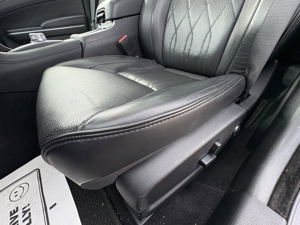 Used 2019 Chrysler 300 C w/ Sun, Sound & Nav Package image 40