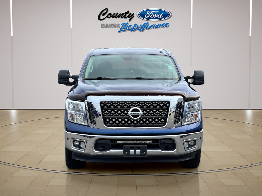 Used 2017 Nissan Titan SV AWD/4WD image 5