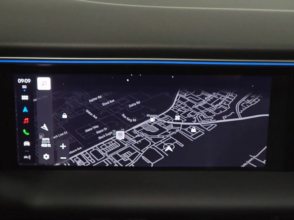 Certified 2025 Porsche Macan Electric image 18