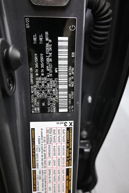 Used 2023 Lexus GX 460 Luxury w/ Sport Design Package AWD/4WD image 9