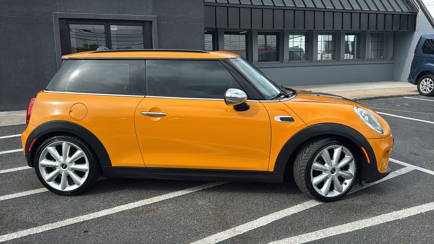 Used 2015 MINI Cooper 2-Door Hardtop FWD image 2