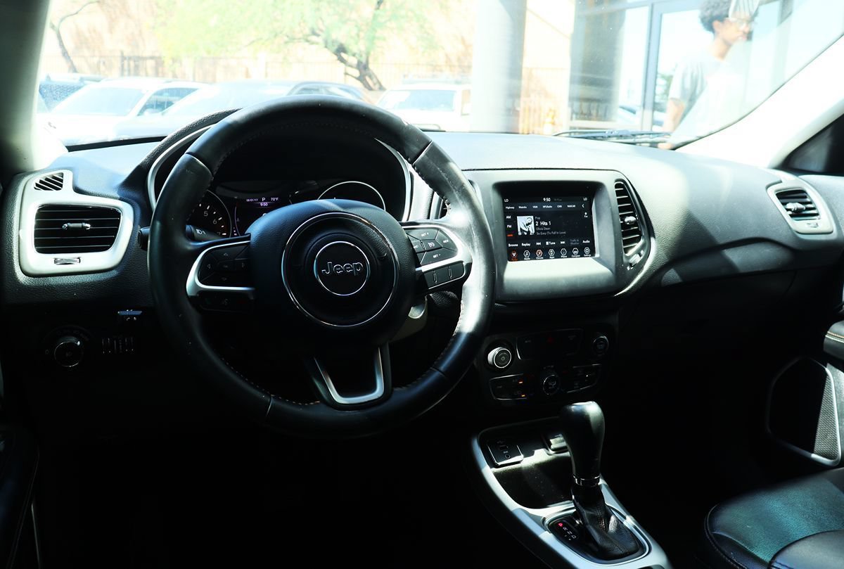 Used 2019 Jeep Compass Latitude FWD image 35