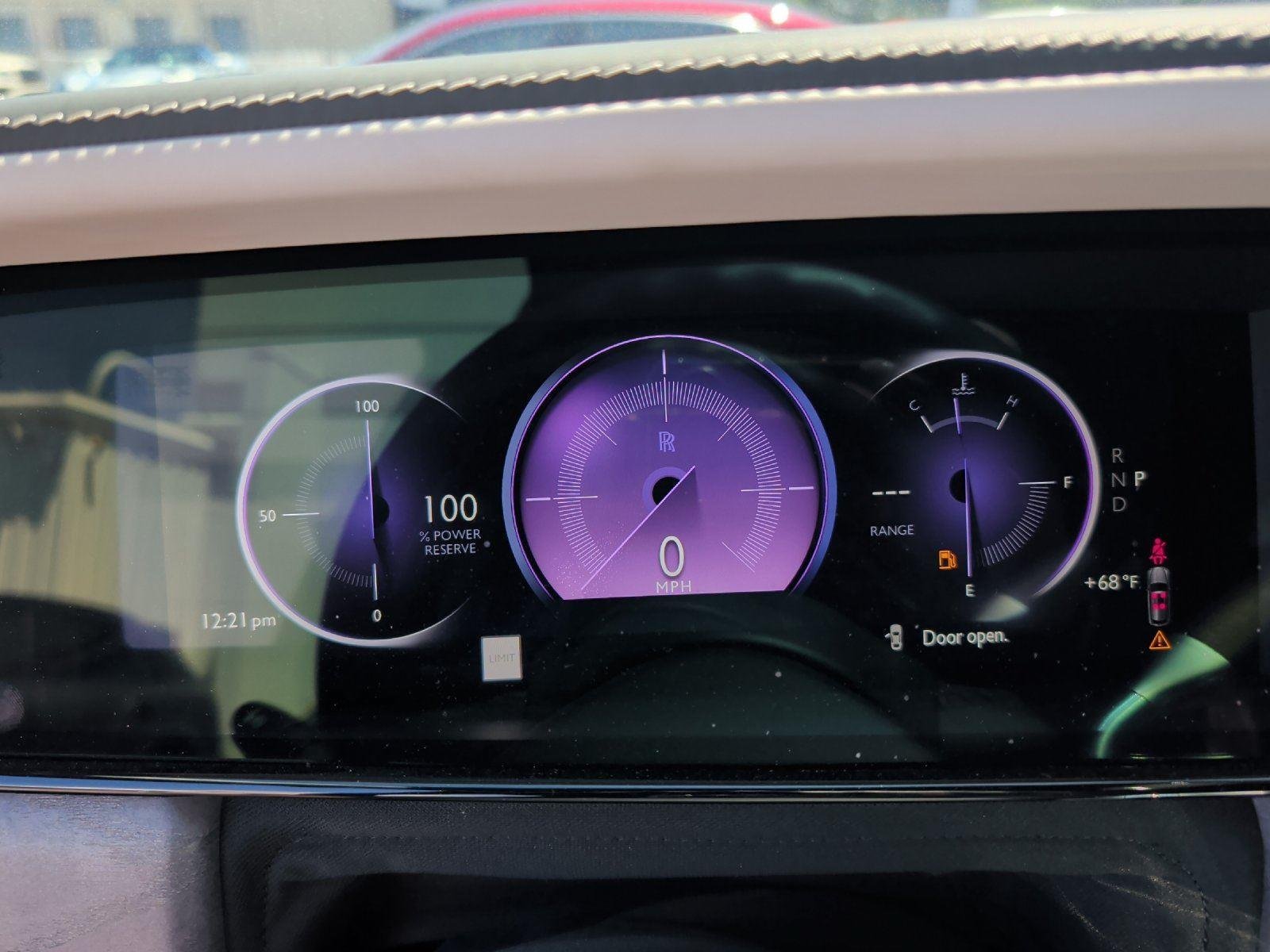 Used 2025 Rolls-Royce Cullinan AWD/4WD image 21