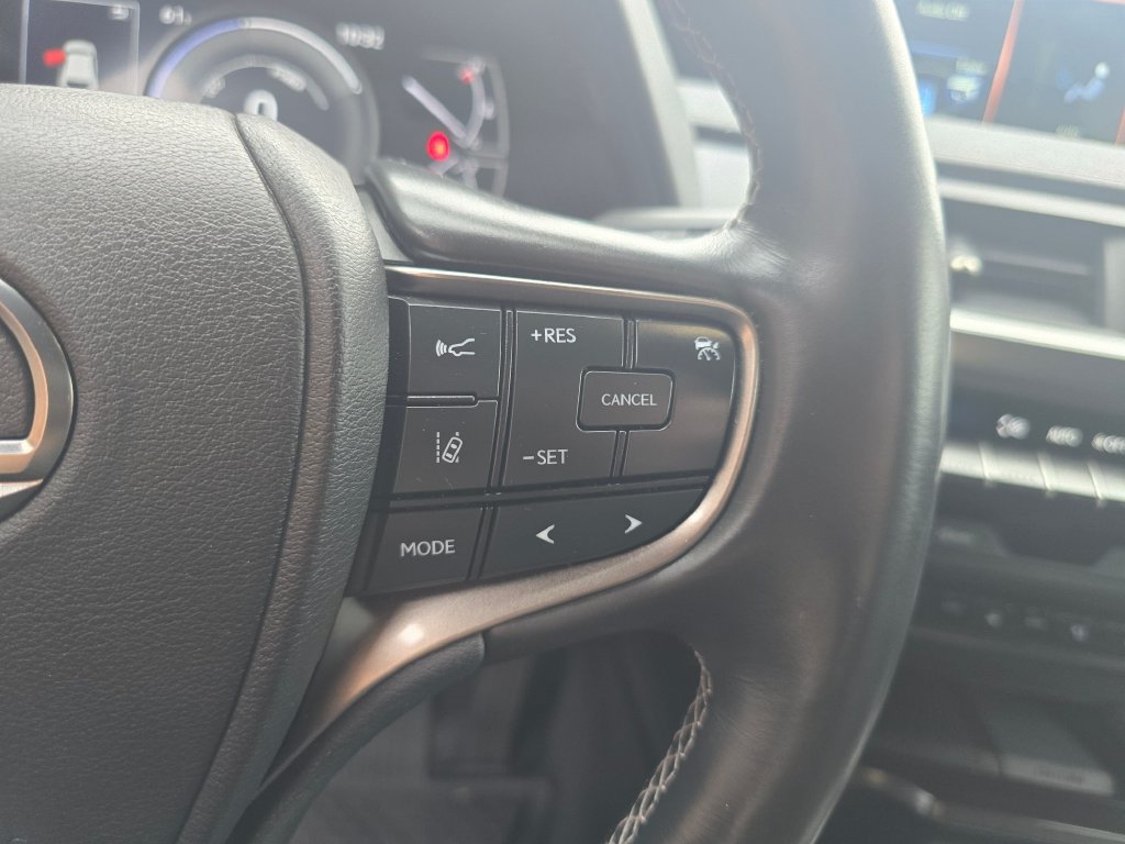 Certified 2020 Lexus UX 250h w/ Premium Package AWD/4WD image 18