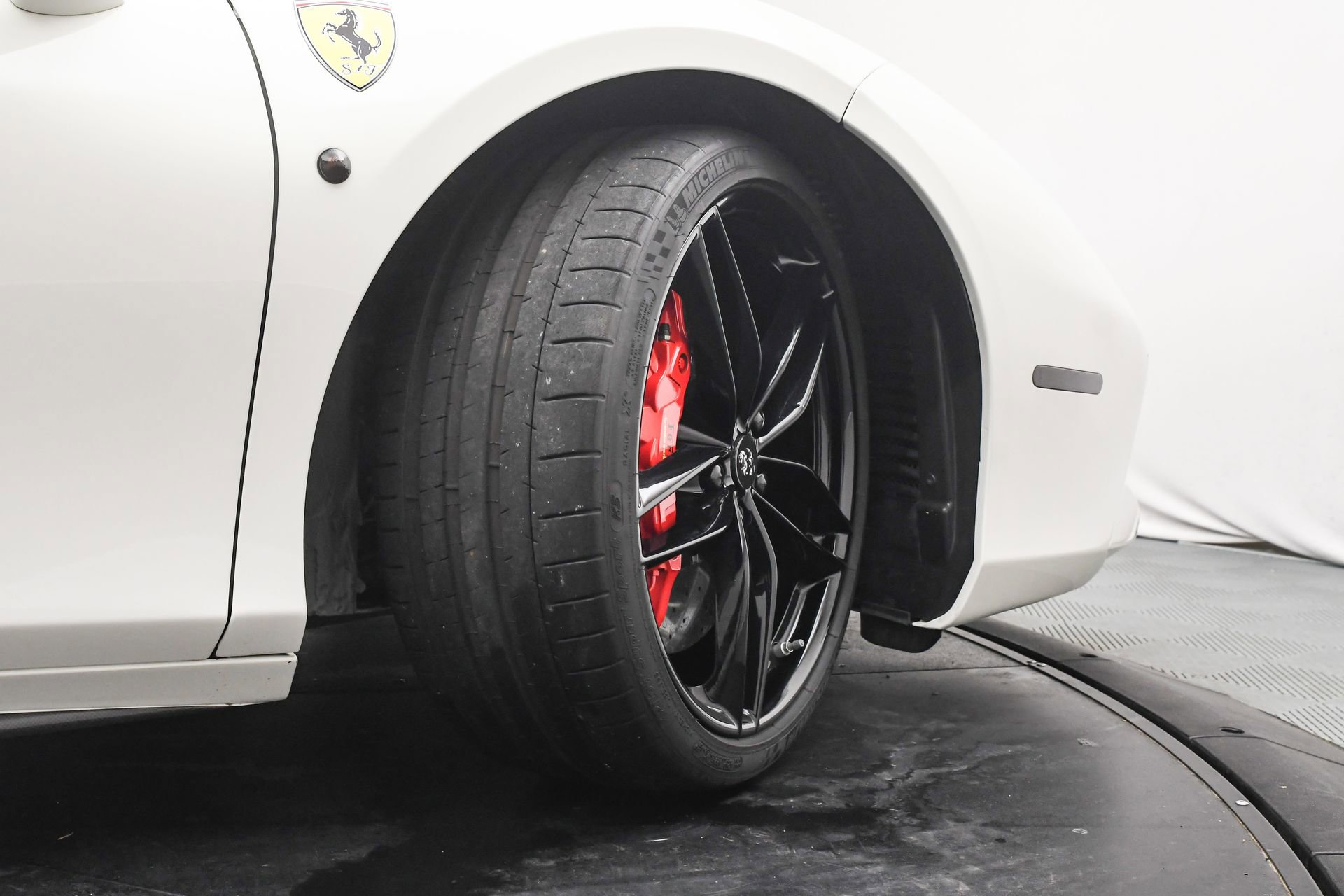 Used 2016 Ferrari 488 GTB image 34