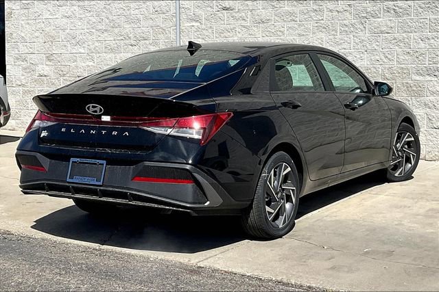 New 2025 Hyundai Elantra Sport image 13