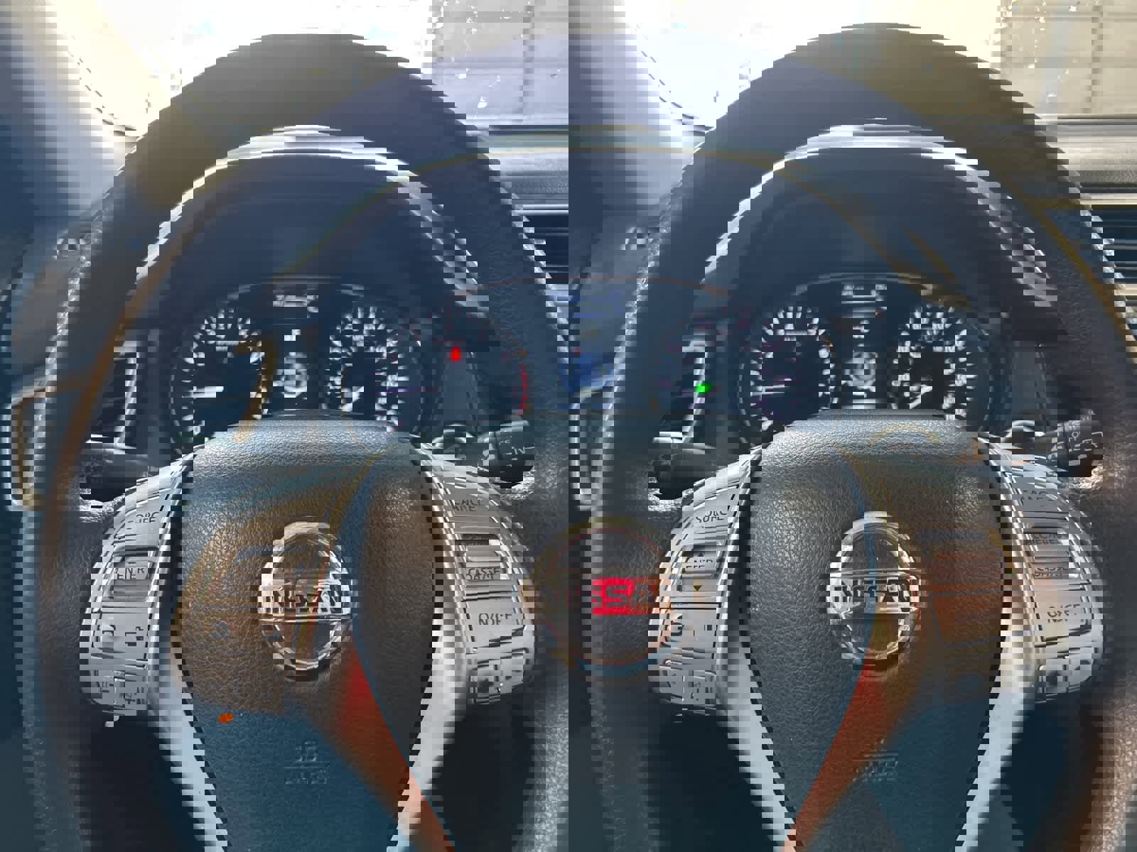 Used 2016 Nissan Rogue SV w/ SV Premium Package image 29