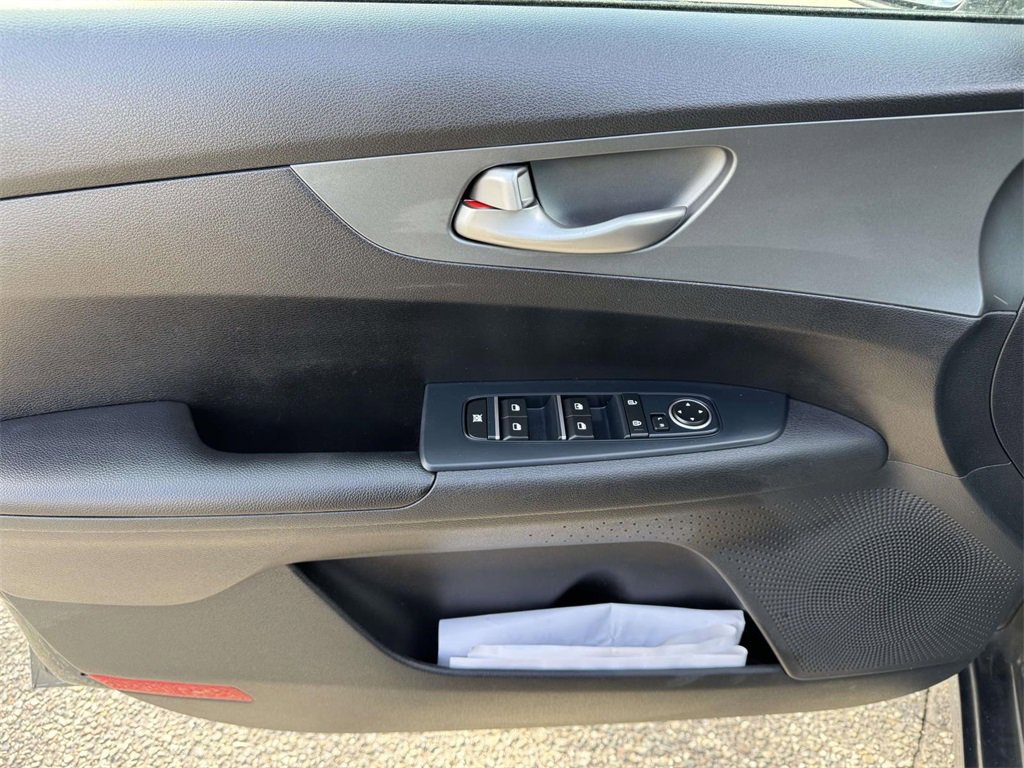 Used 2020 Kia Forte LXS image 13