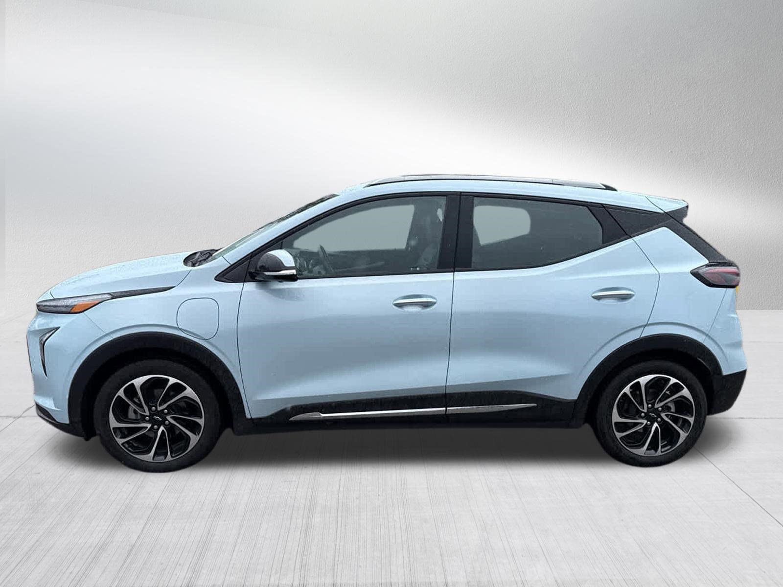 Used 2023 Chevrolet Bolt EUV Premier image 4