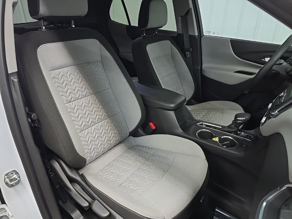 Used 2023 Chevrolet Equinox LT w/ Driver Convenience Package image 14