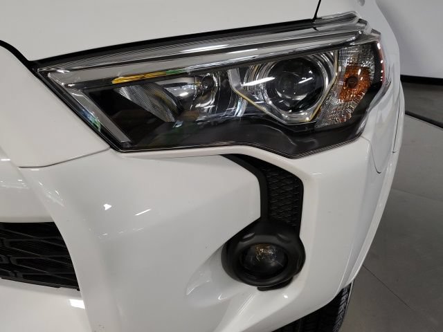 Used 2024 Toyota 4Runner SR5 Premium w/ Moonroof Package AWD/4WD image 37
