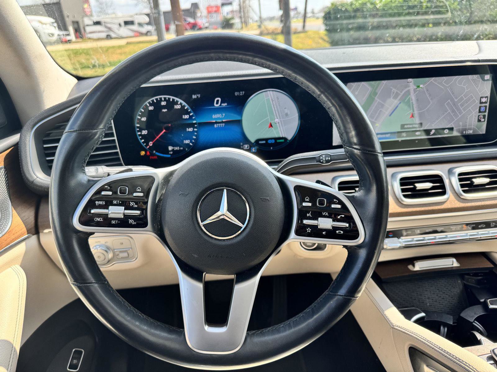 Used 2021 Mercedes-Benz GLS 450 4MATIC image 11