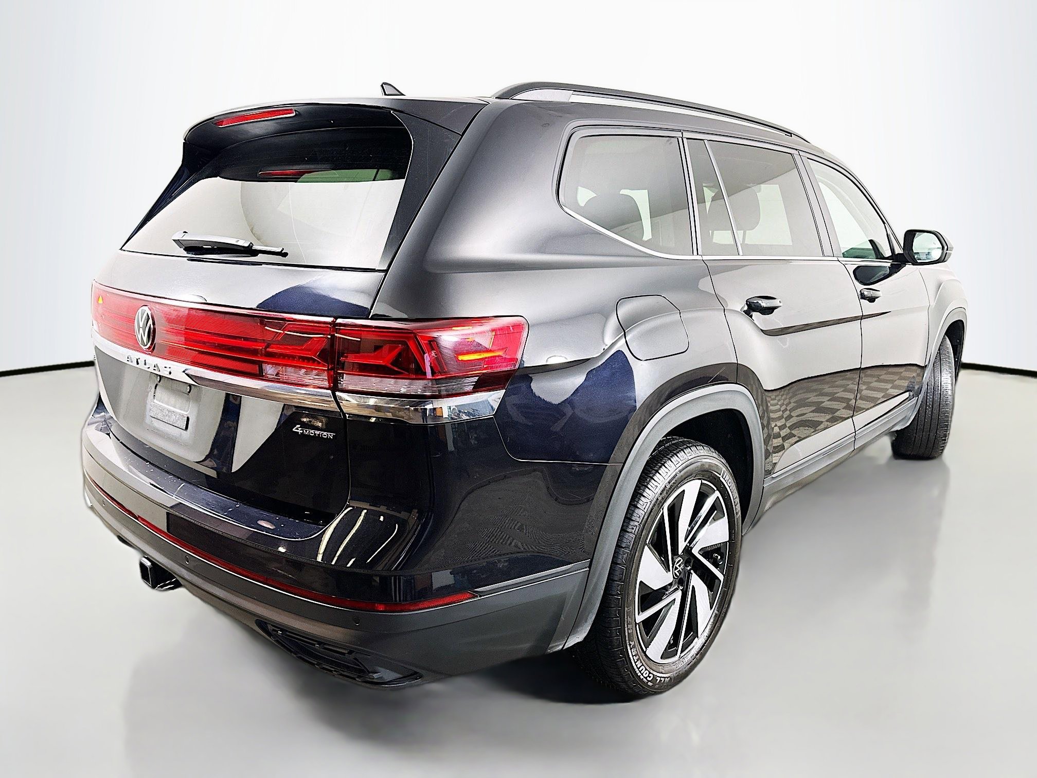 Used 2024 Volkswagen Atlas SE image 7