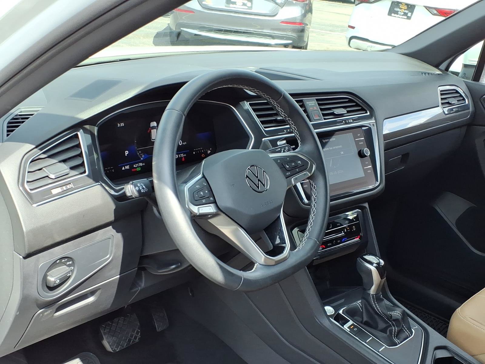 Used 2023 Volkswagen Tiguan SE FWD image 5